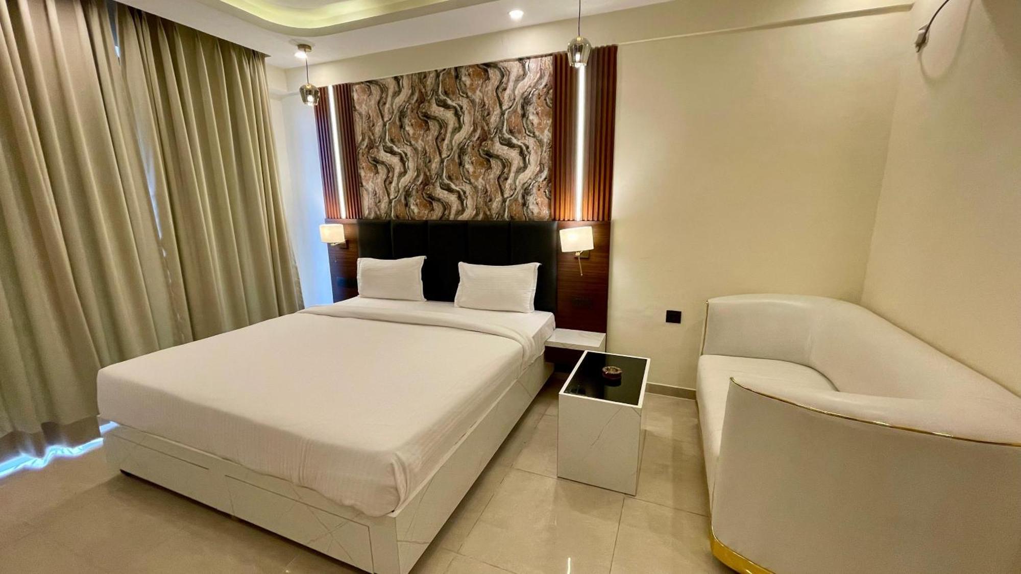 Hotel Maple Tree - Near Ekana Cricket Stadium - Лакхнау Экстерьер фото