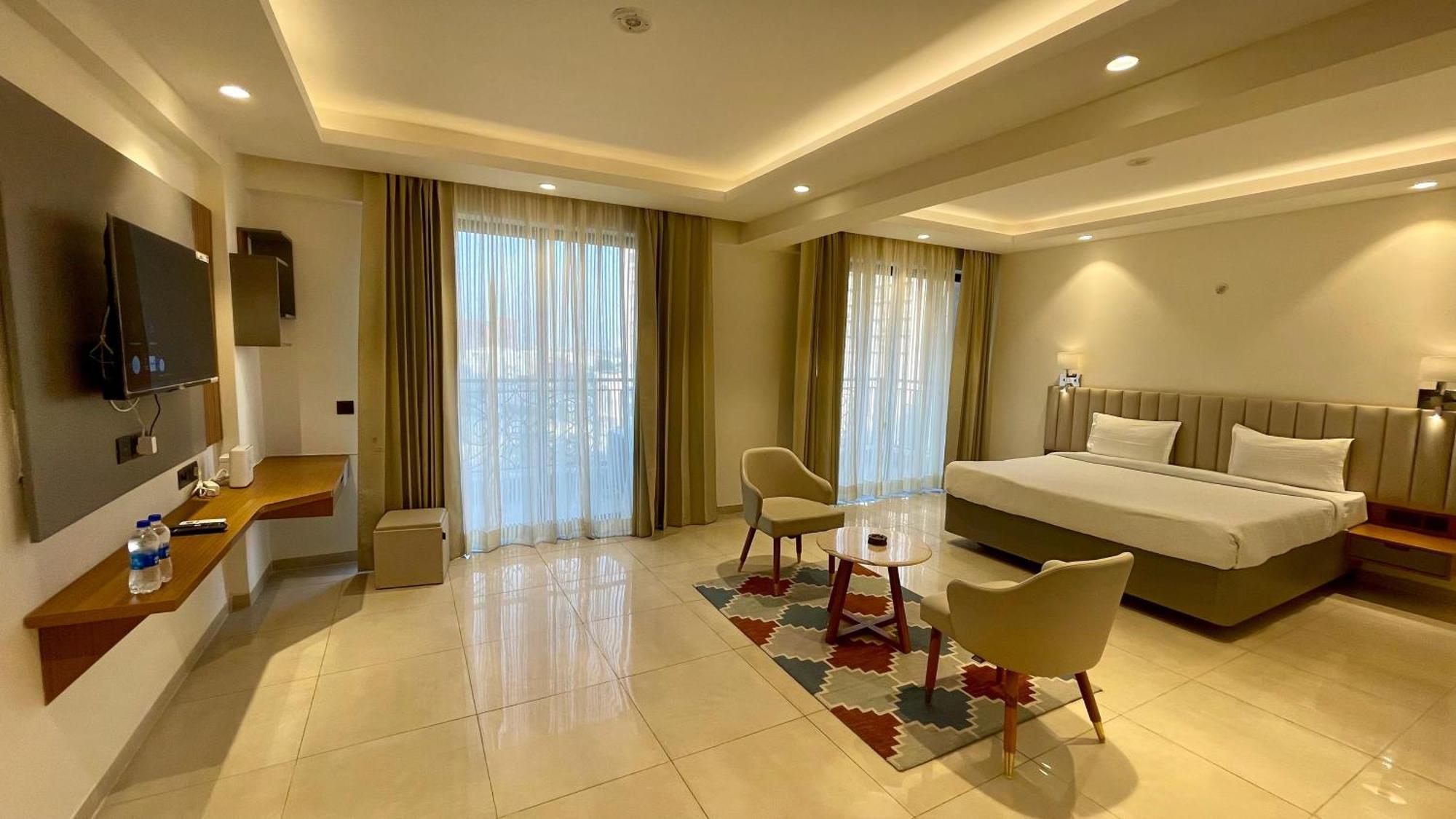 Hotel Maple Tree - Near Ekana Cricket Stadium - Лакхнау Экстерьер фото
